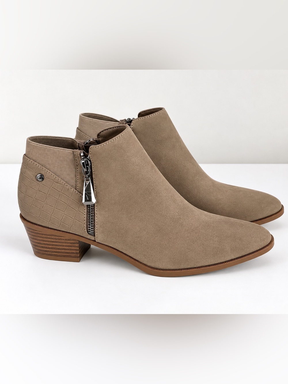 ✨Simply Vera Vera Wang Taupe Ankle Booties with Side Zip